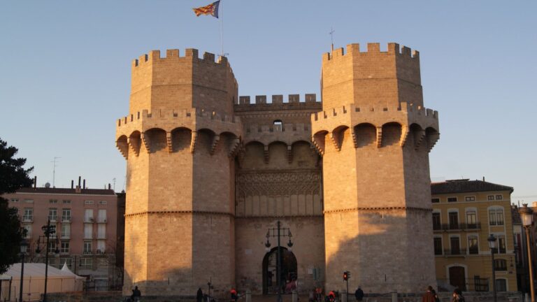 - Cómo ir del aeropuerto de Valencia al centro de la ciudad